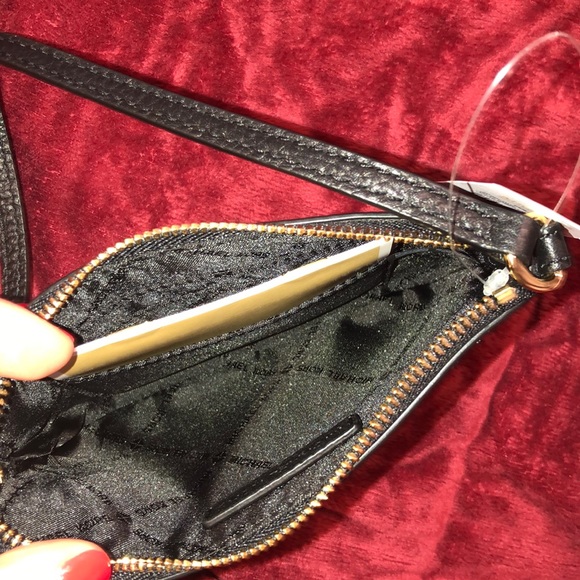 Michael Kors wristlet. Authentic! - Picture 3 of 3